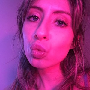 julie8385 Betrüger und gefälschtes Profil verboten dating-deutsch.de